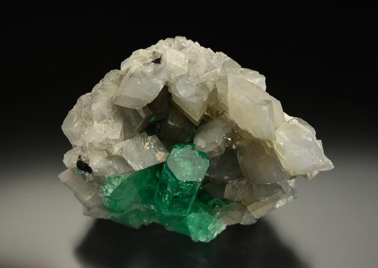 BERYL var. Emerald on CALCITE